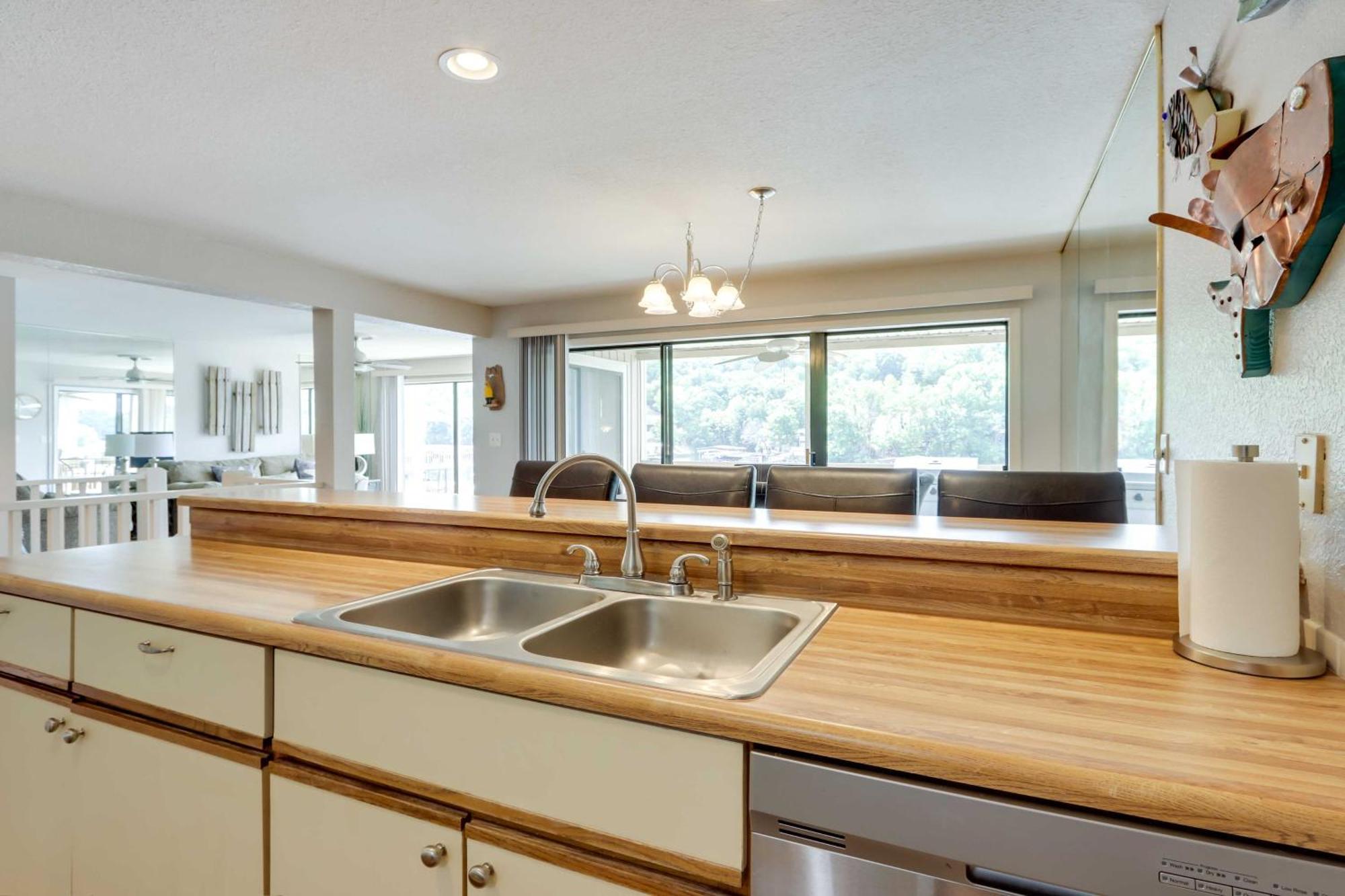 Lakefront Osage Beach Condo With Community Pool Exterior foto